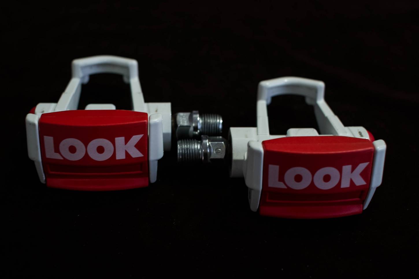 Look Clipless Pedals Vintage 9/16" x 20 thread white/red aluminium road bike