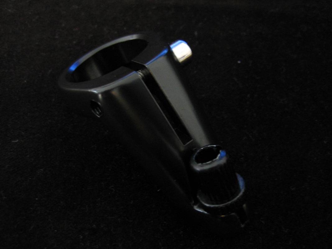 Bremszug Gegenhalter Kabelhänger 1 (25,4mm) oder 1 1/8 (28,6mm) Zoll Gabeln Aluminium schwarz