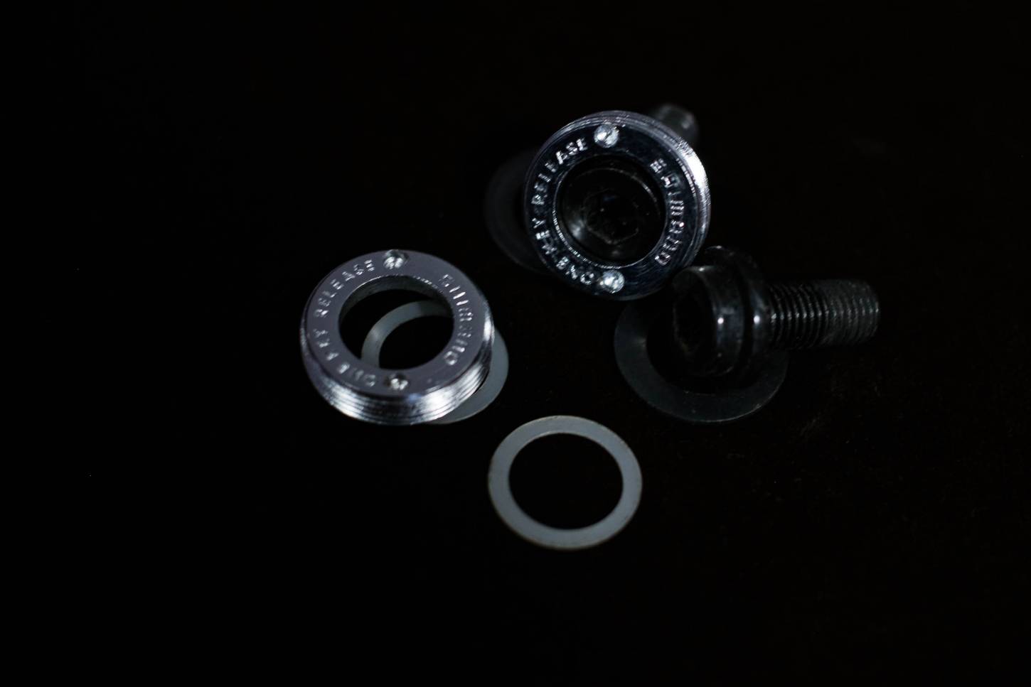 NOS Shimano 600 DX crank screws Dust Caps silver Crank Caps + Bolts 1 key release Vintage