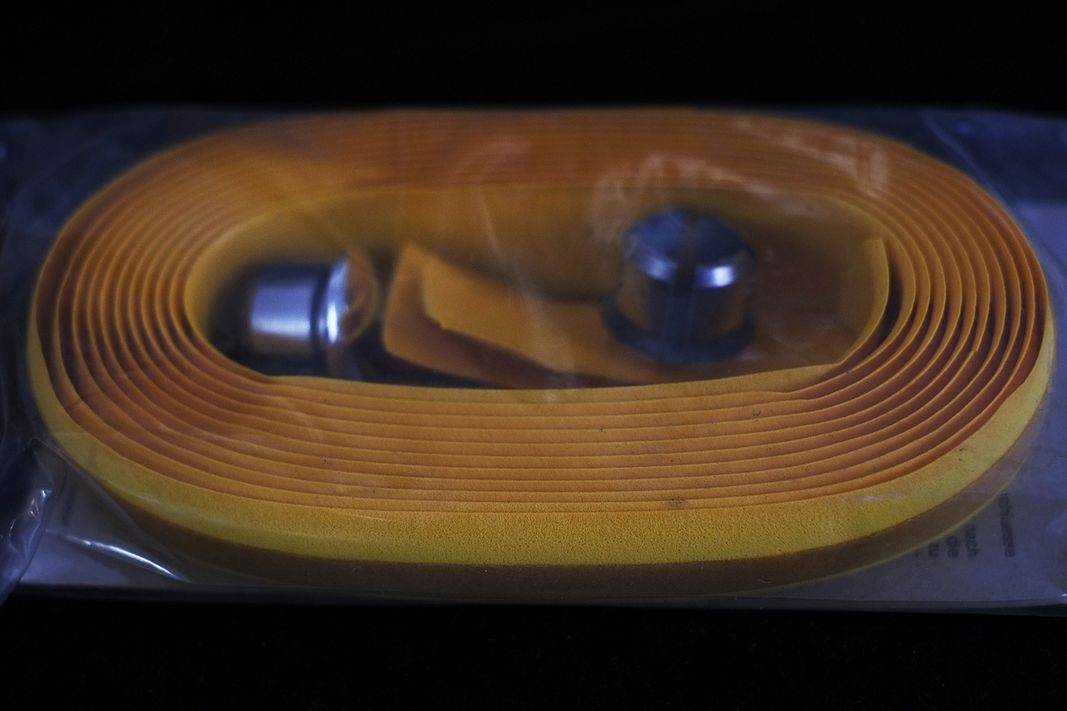 NOS Vintage Handlebar Tape Soft Ribbon Bar Tape World Champion Stripe in bianco + giallo