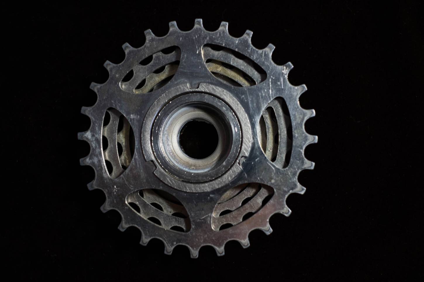 Shimano Dura Ace Screw Rim Freewheel 6 compartiments First Gen. argent 15-28 T FA-110 Vintage