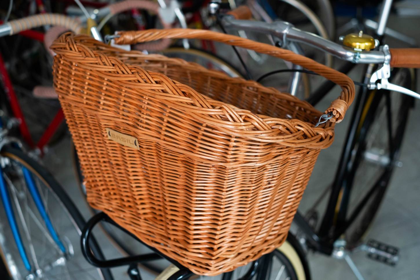 Basil Fahrrad Korb "Dublin" aus Weide zum Einhängen
