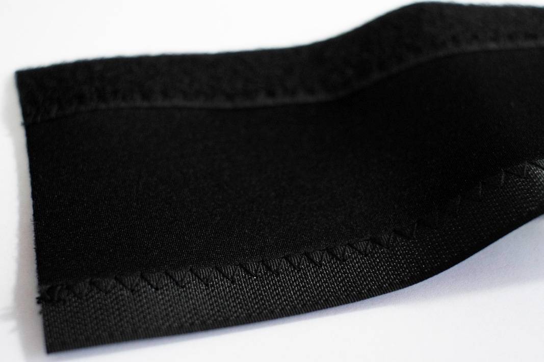 Lycra neoprene chainstay protection in black "Velcro" rear strut