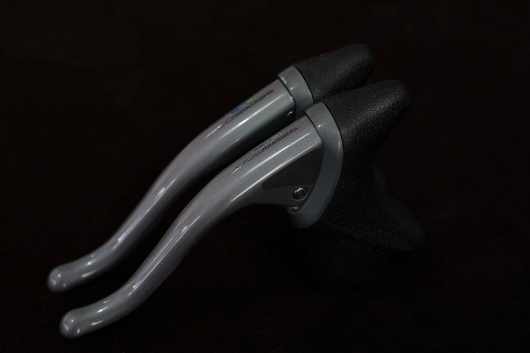 Palanca de freno NOS Shimano 600 - Ultegra SLR - par BL-6400 - en anodizado gris!